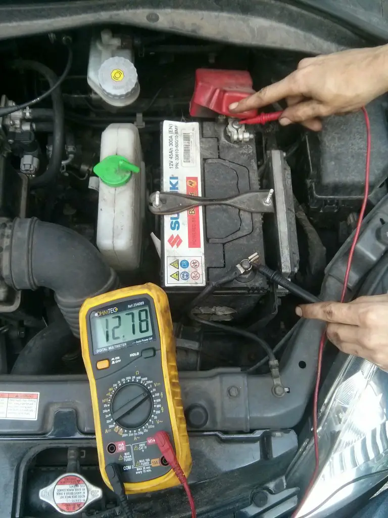multimetre_tension_batterie