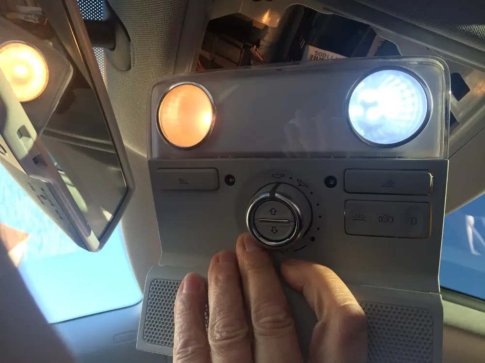 eclairage-interieur-voiture-led-non-led