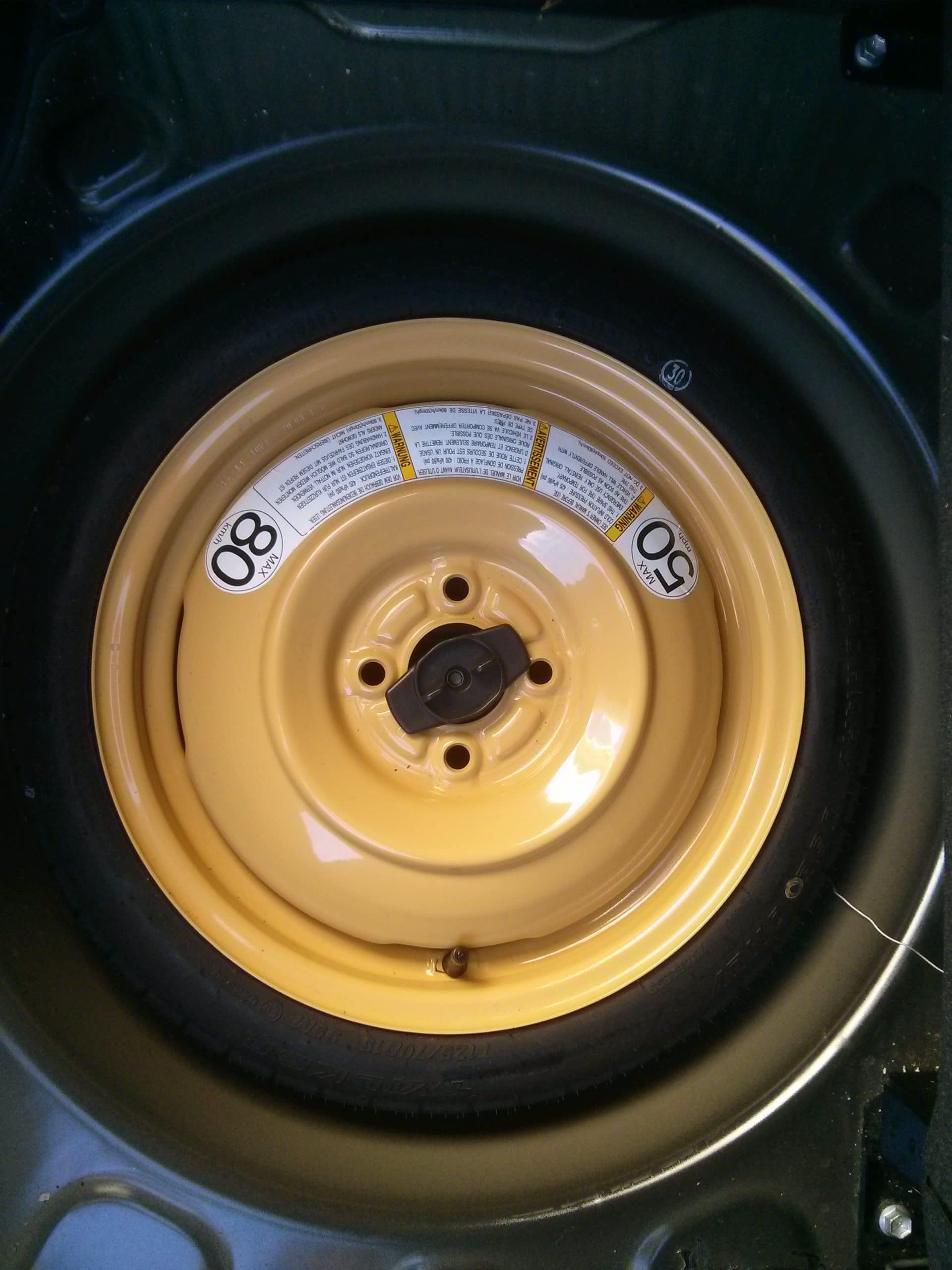 Comment changer une roue de secours galette ? – La mécanique pour les ...